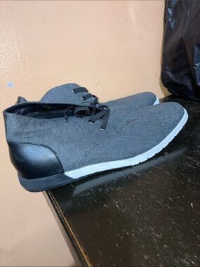 Men's Charcoal Canvas Lace-Up Sneakers with Black Heel